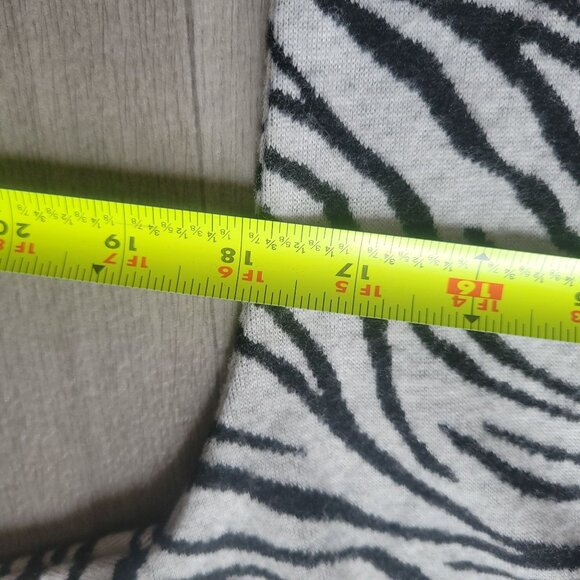 Maeve By Anthropologie Zebra Print V-Neck Sweater S Black & White Cozy Soft Knit - Picture 7 of 7